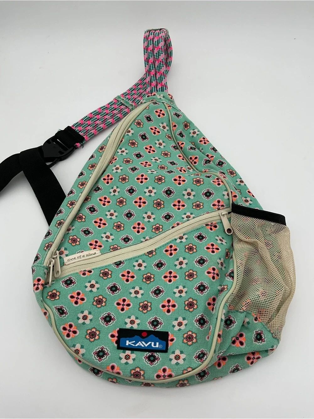 Kavu Daisy Doodle Floral Sling Pack in Mint Green and Coral